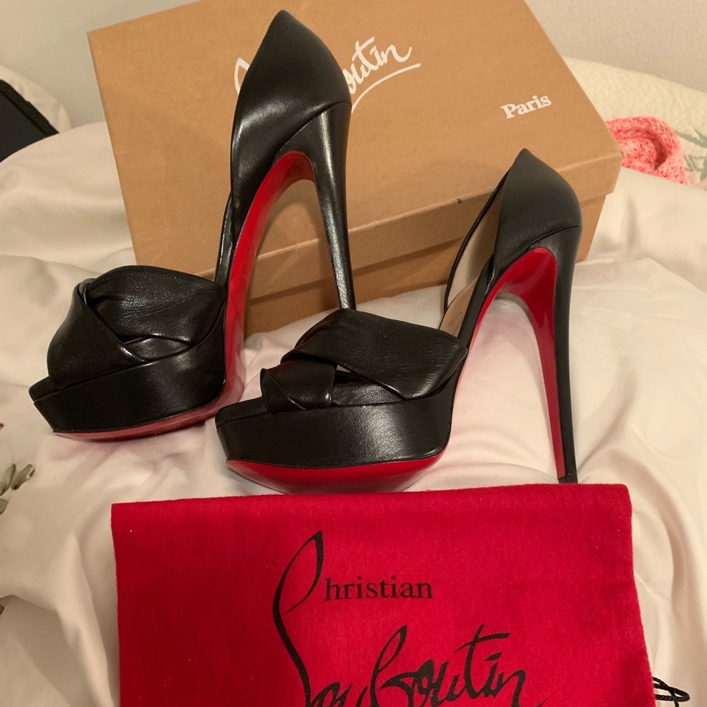 🎁NEW🎁Christian Louboutin Volpi Heels